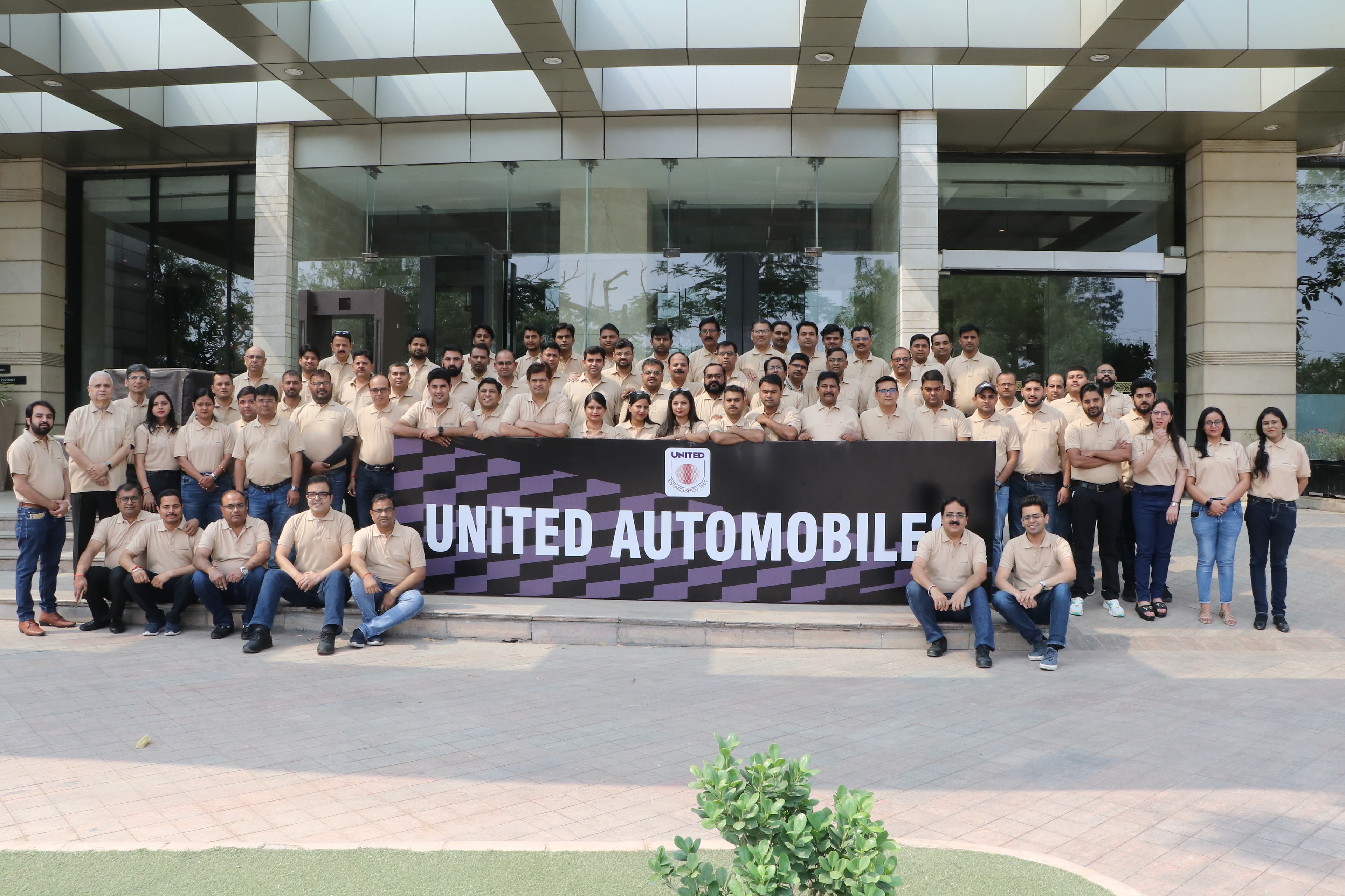 United Auto Showroom 4