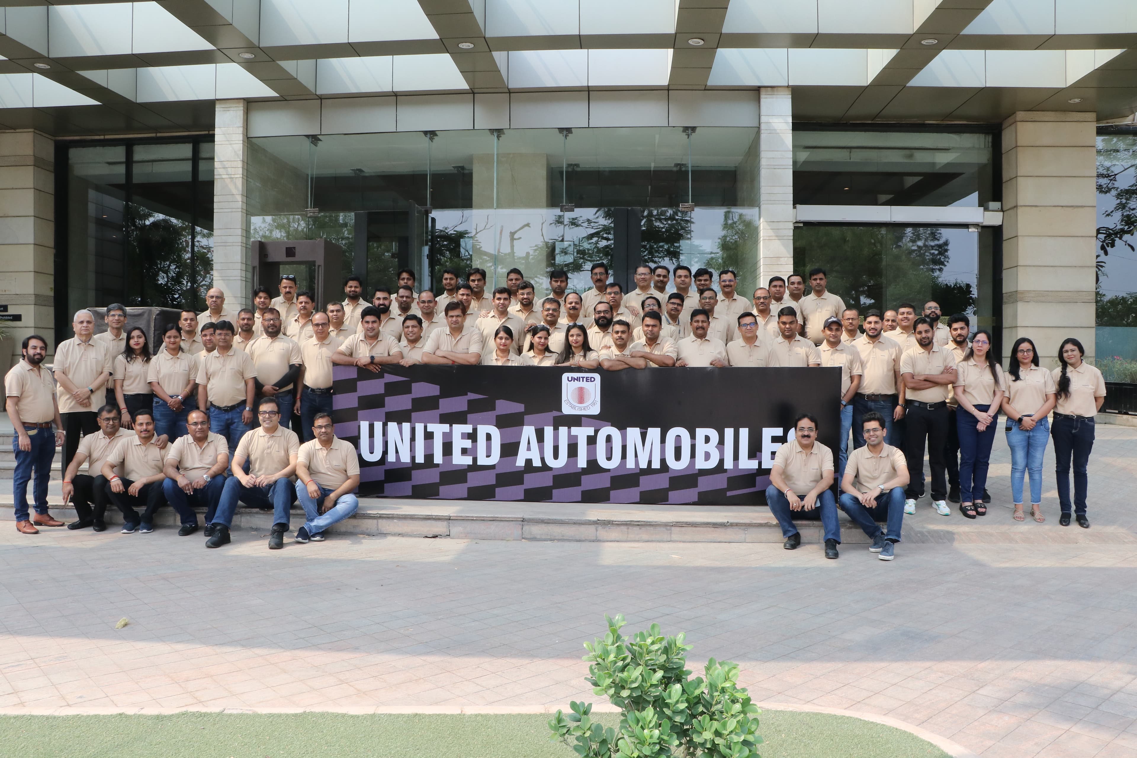 United Auto Showroom 3